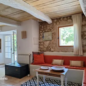 https://gite-les-fourches.fr-provencehotel.com