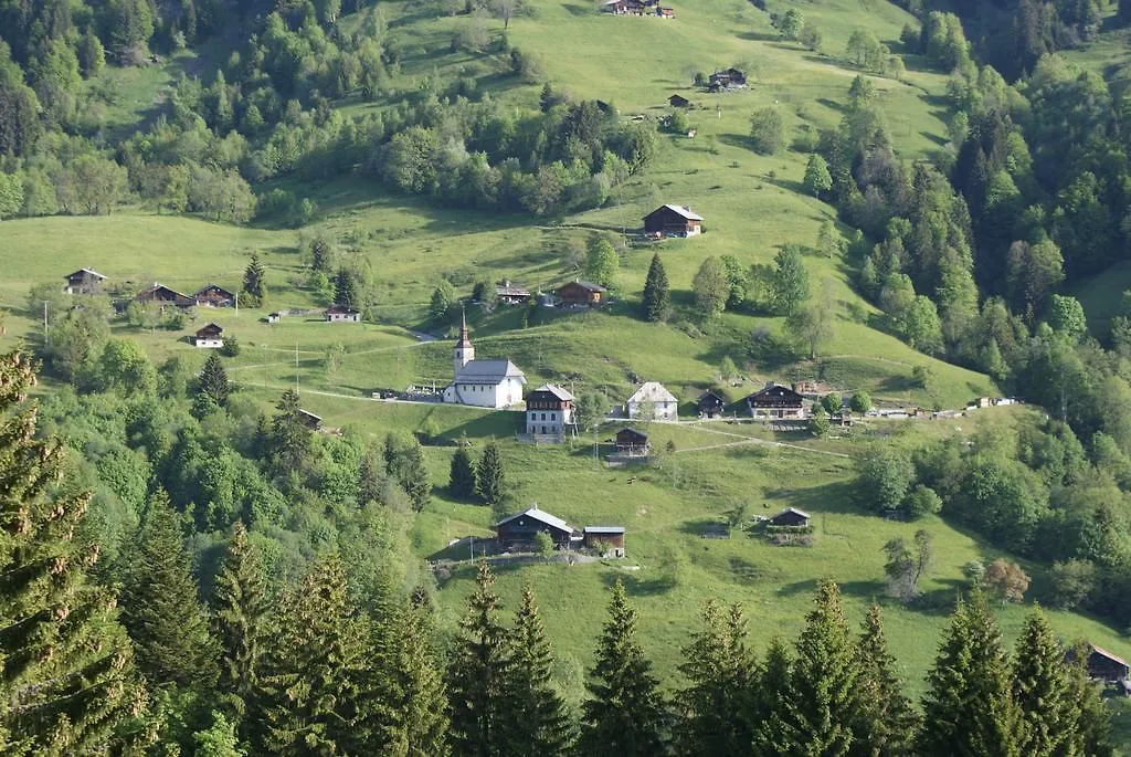 Cabane Entre Terre Et Ciel Saint-Nicolas-la-Chapelle  Saint-Nicolas-la-Chapelle (Savoie)